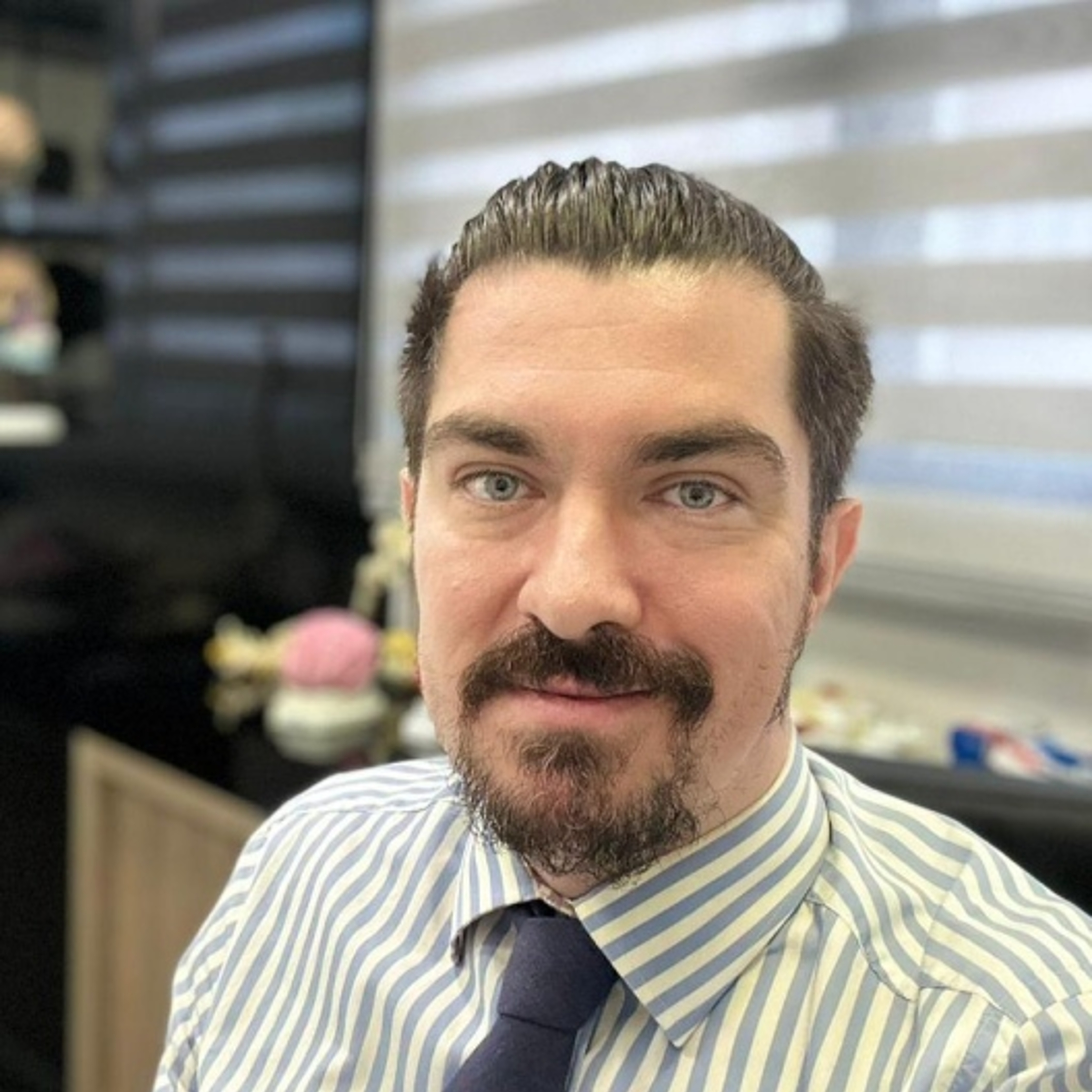Dr. Tiago F.