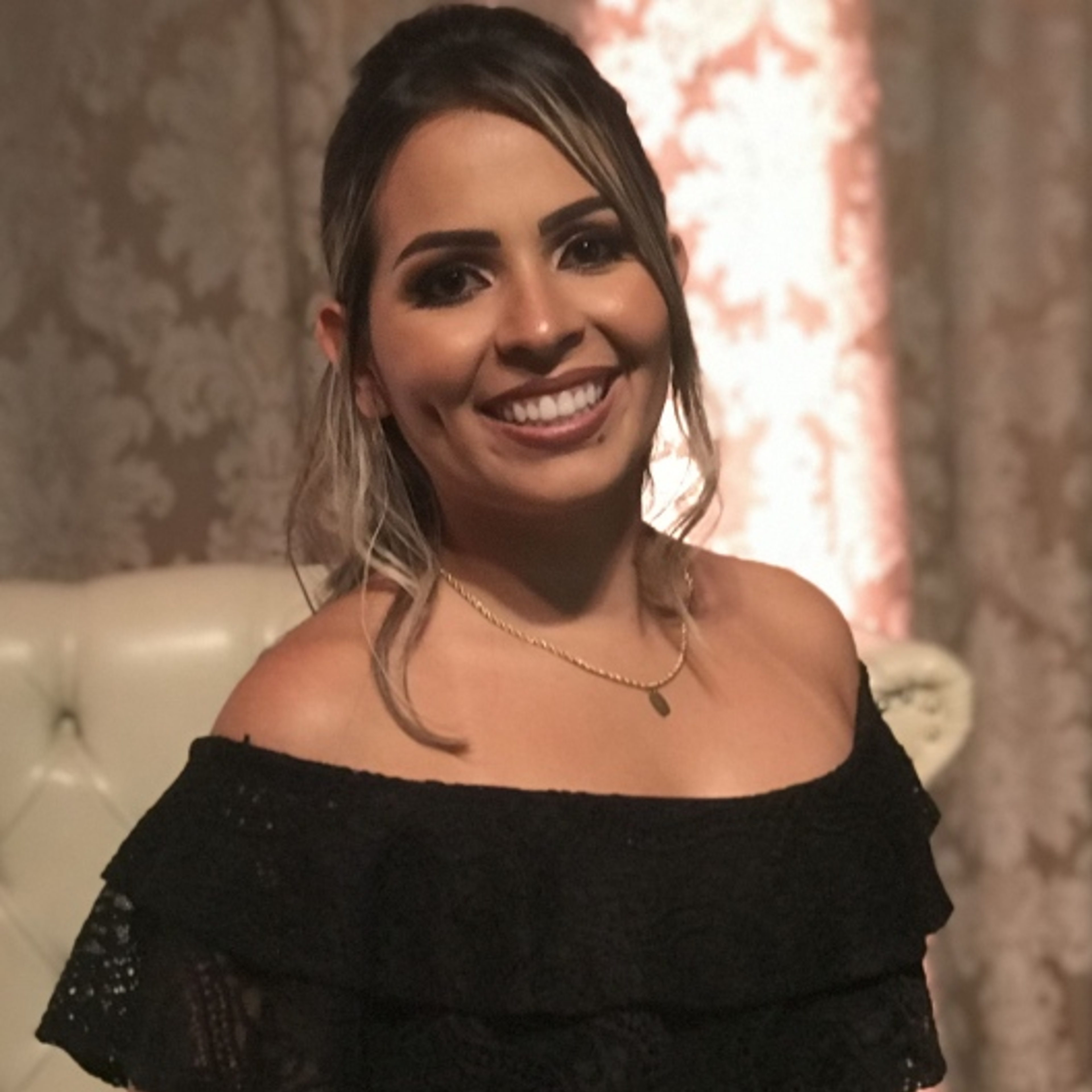 Dra. Nadyenka Rodrigues