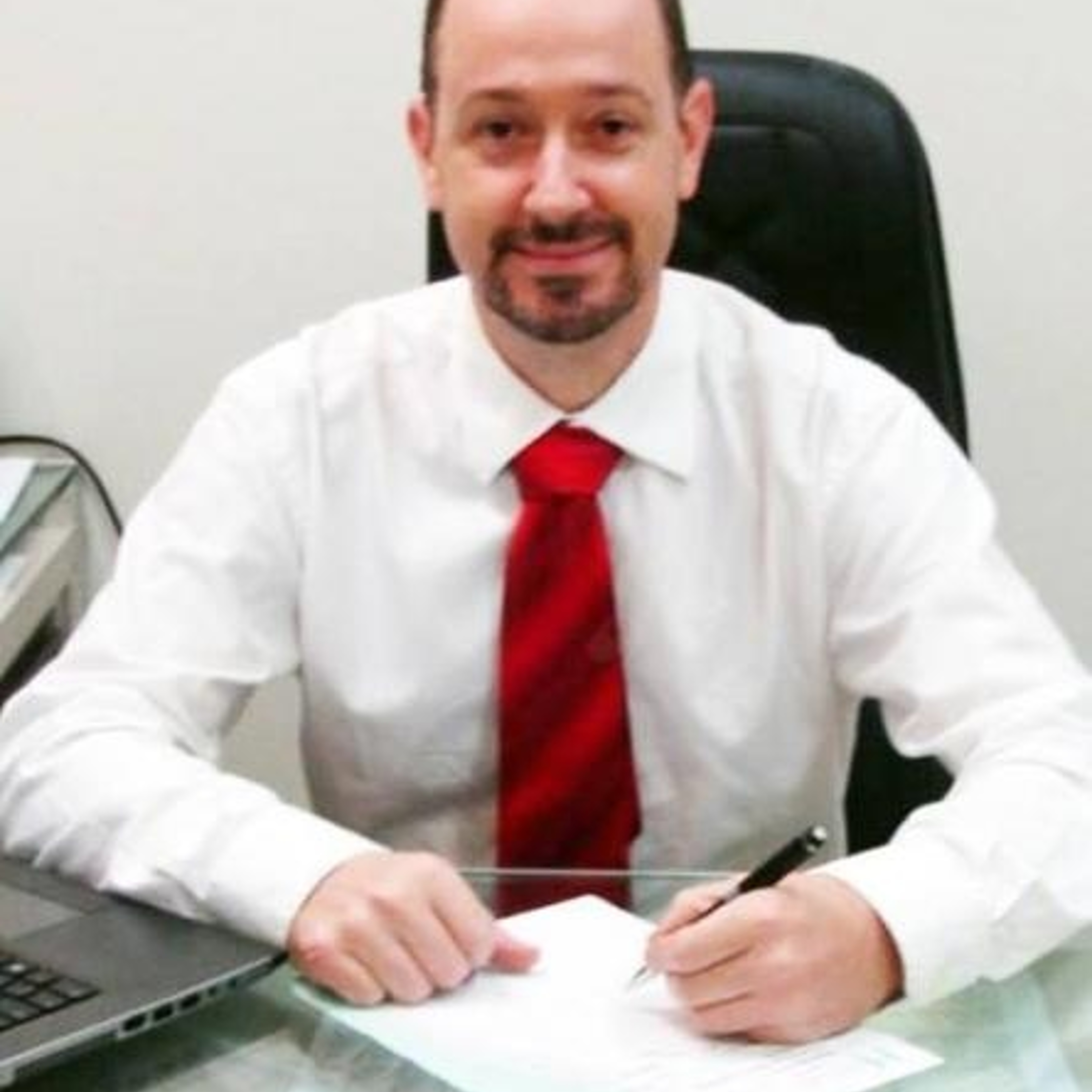 Dr. Marcelo André