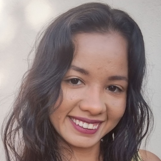 Psi Emilly Leal