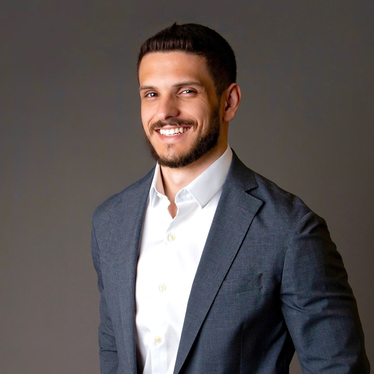 Dr. Victor Viegas