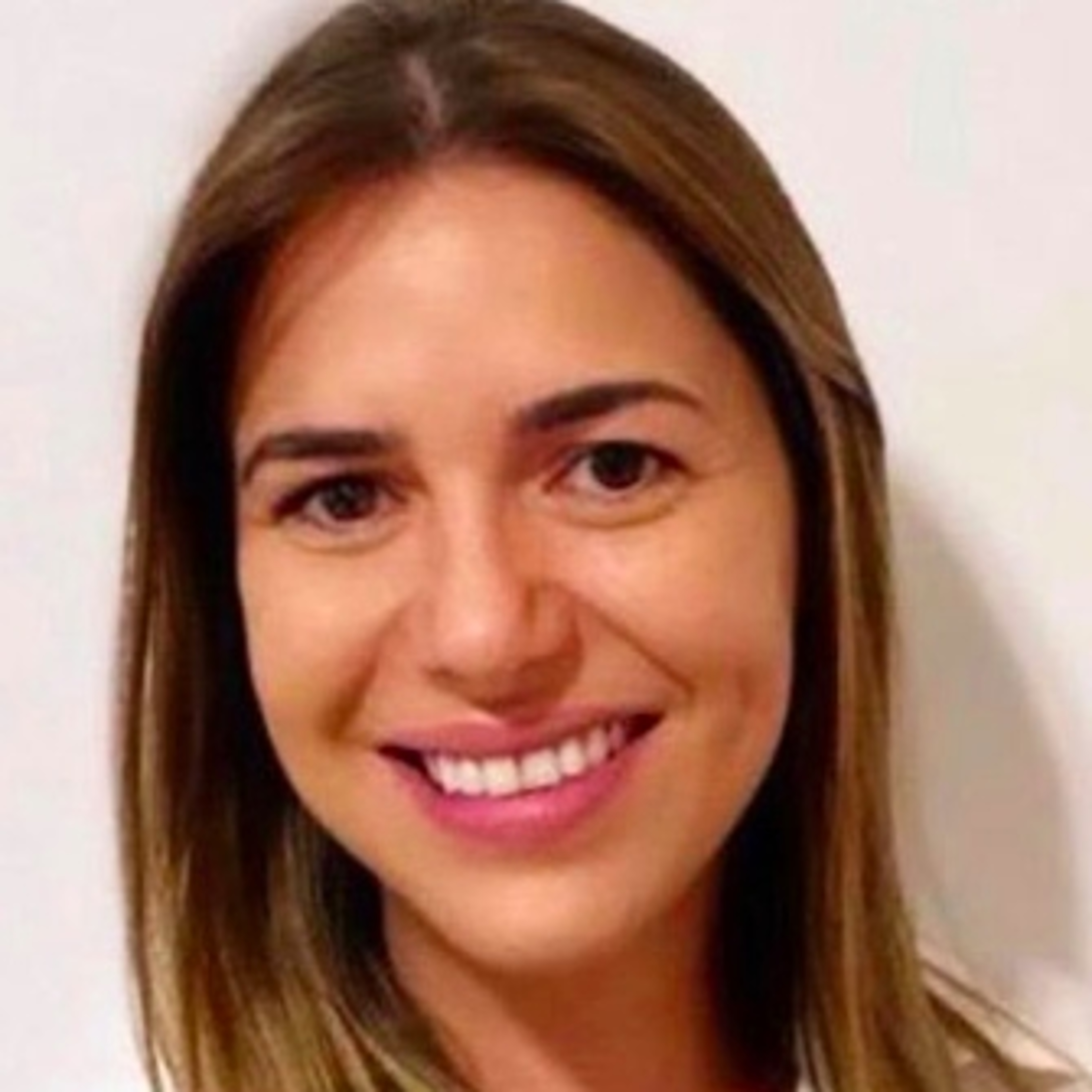 Foto de Dr. Mariana Tomaz Silva