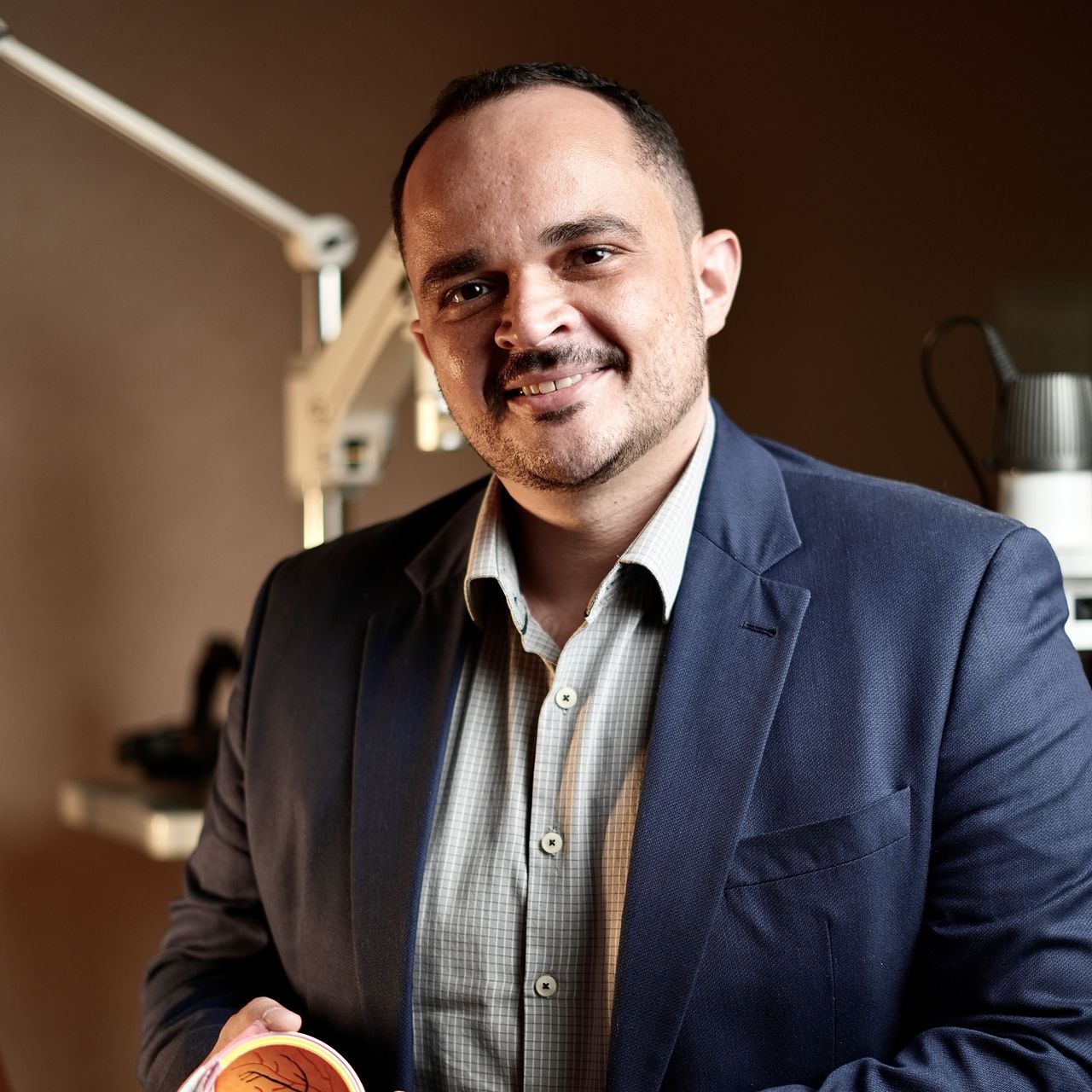 Dr. Guilherme Valadares