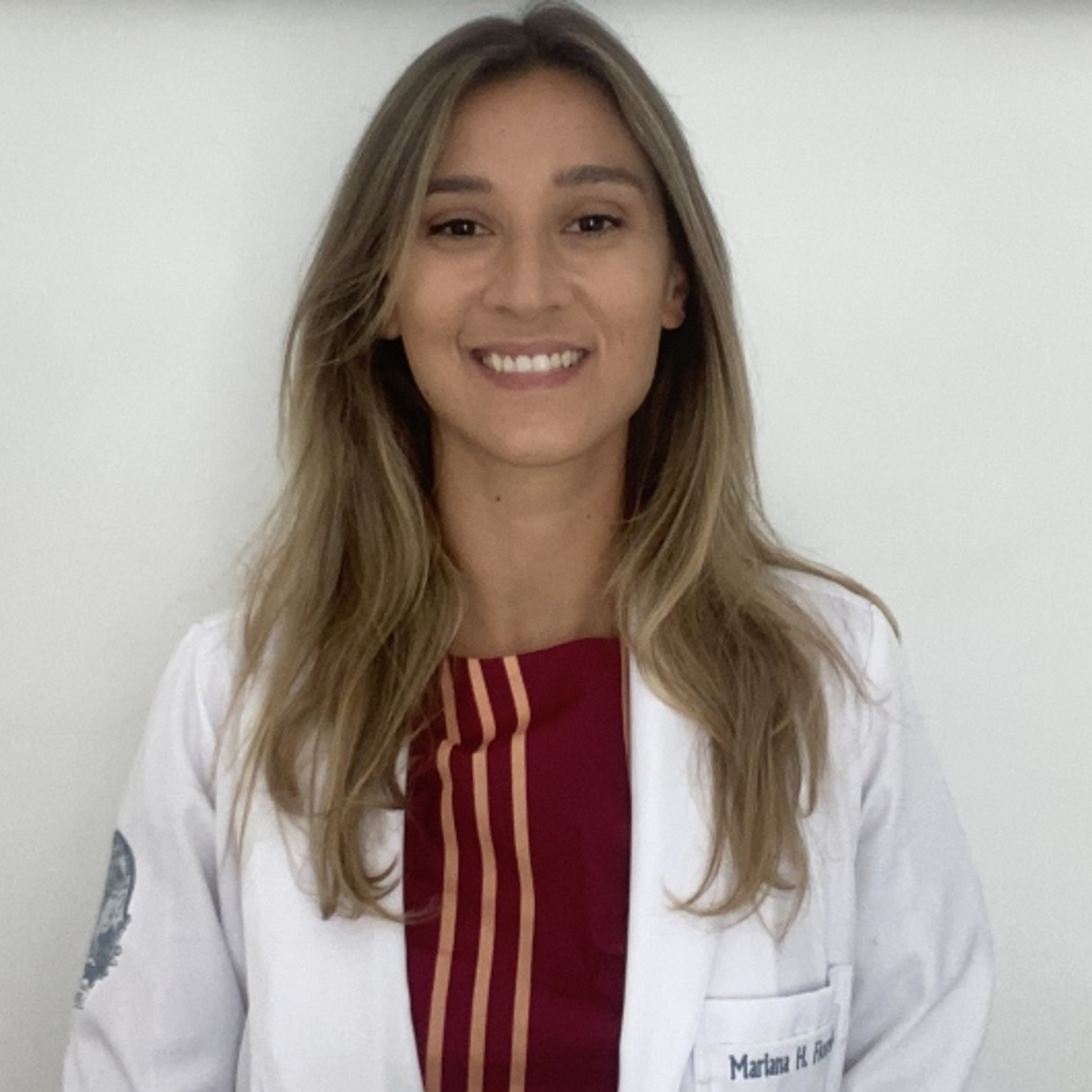 Dra. Mariana Hollos