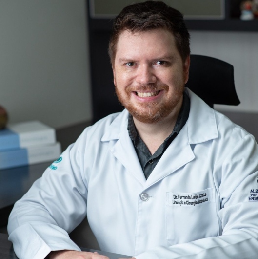 Dr. Fernando Leão