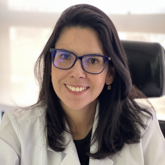 Dra. Paula Moreira