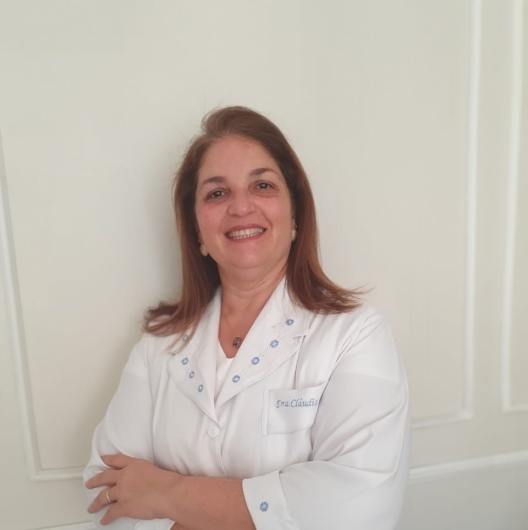 Dra. Claudia Gama