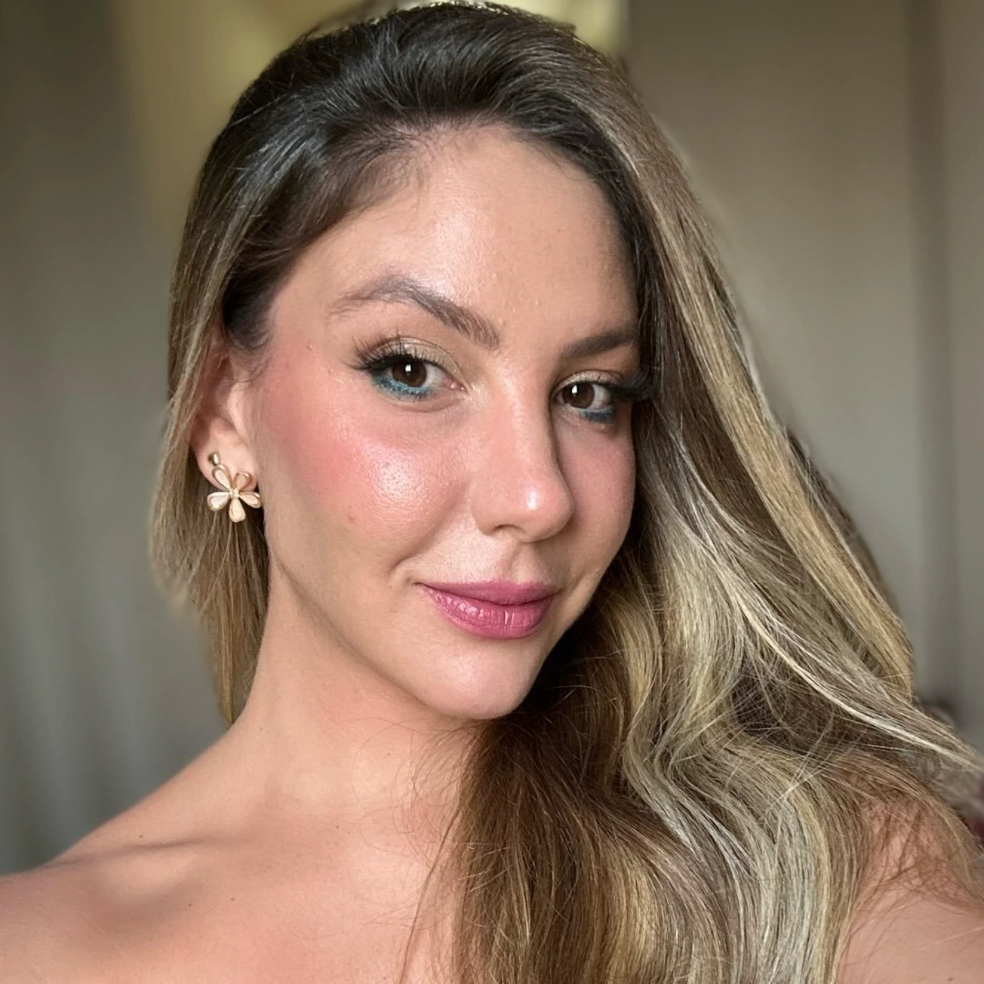 Dra. Flávia Hazime