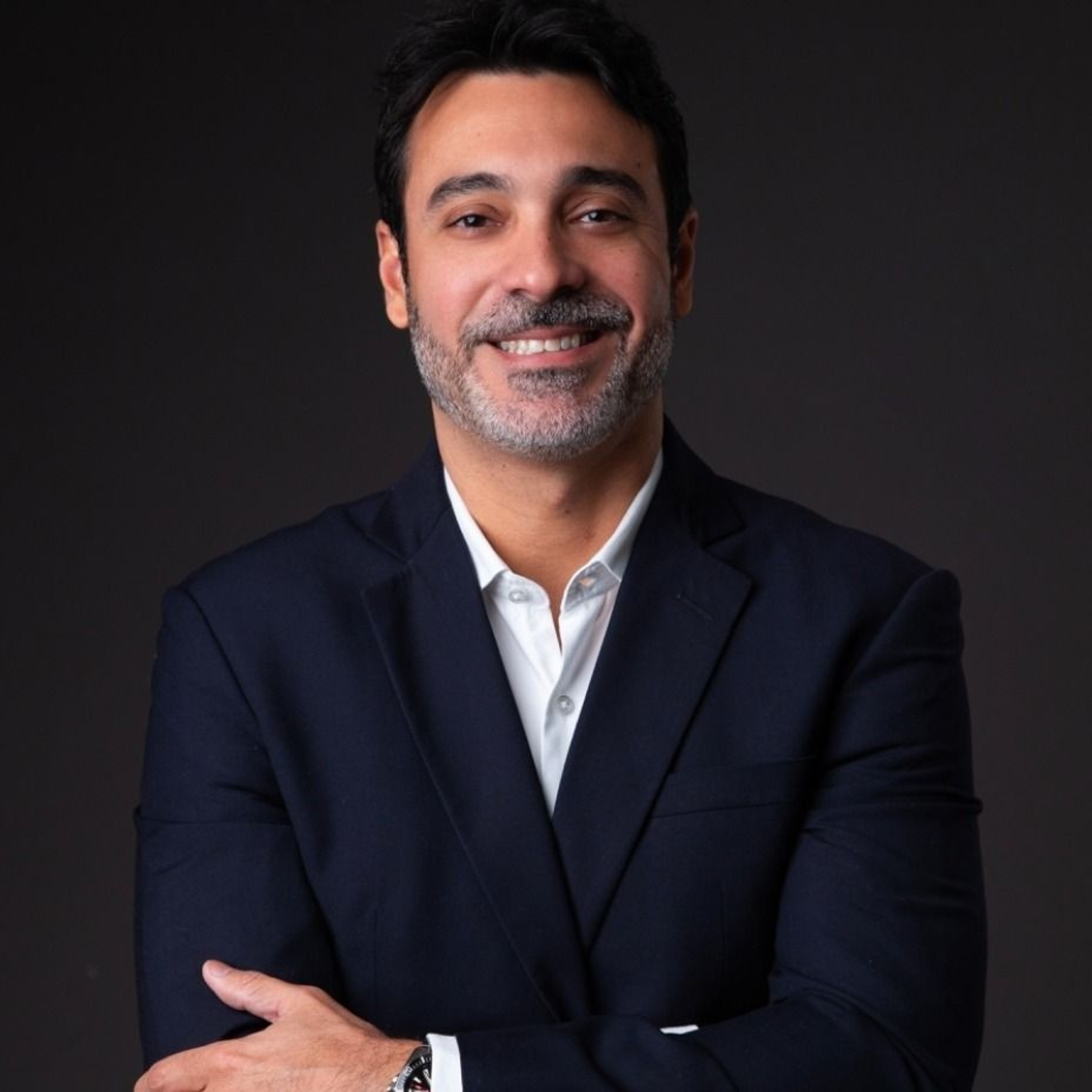 Dr. Lucas Perlingeiro