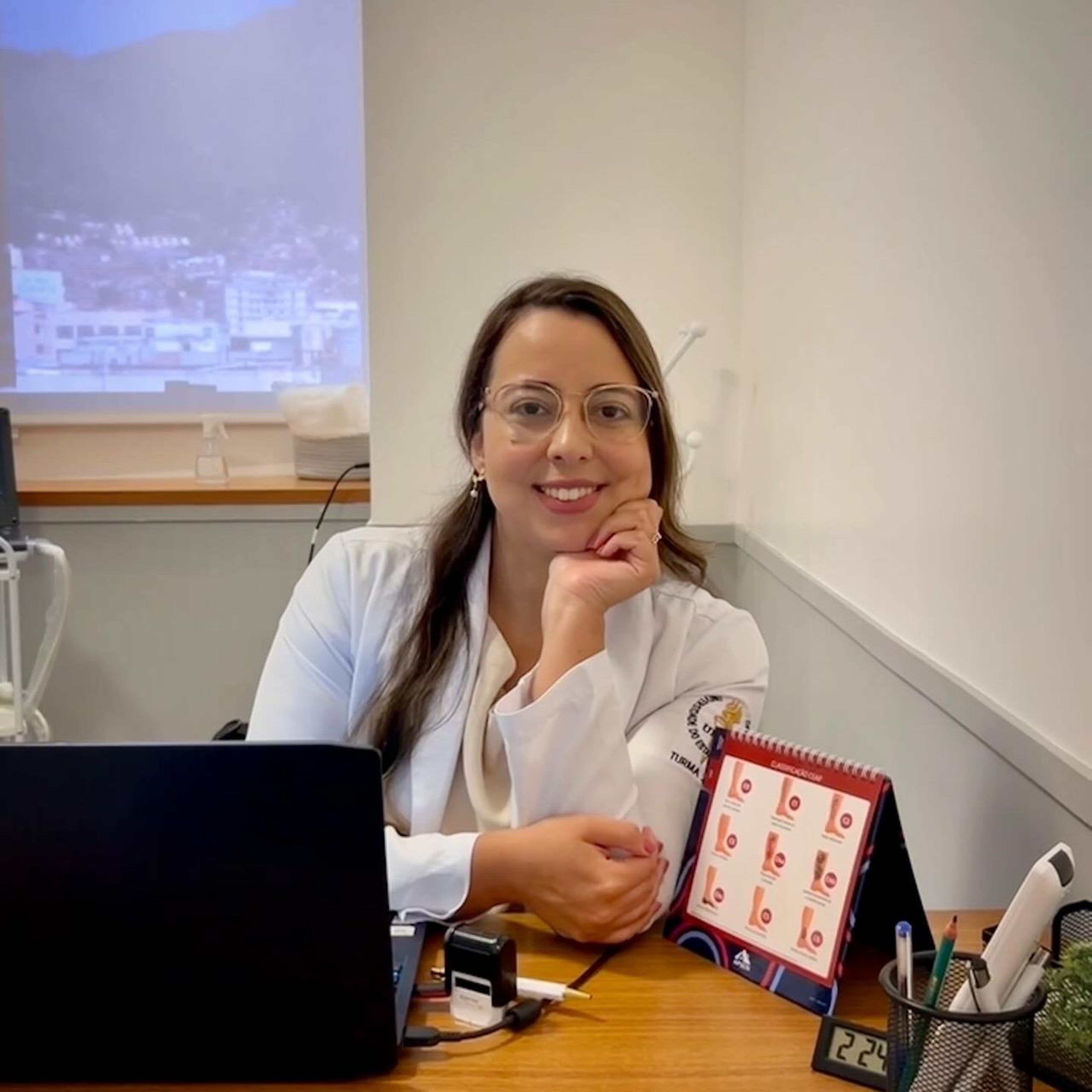 Dra. Elisabeth Soares