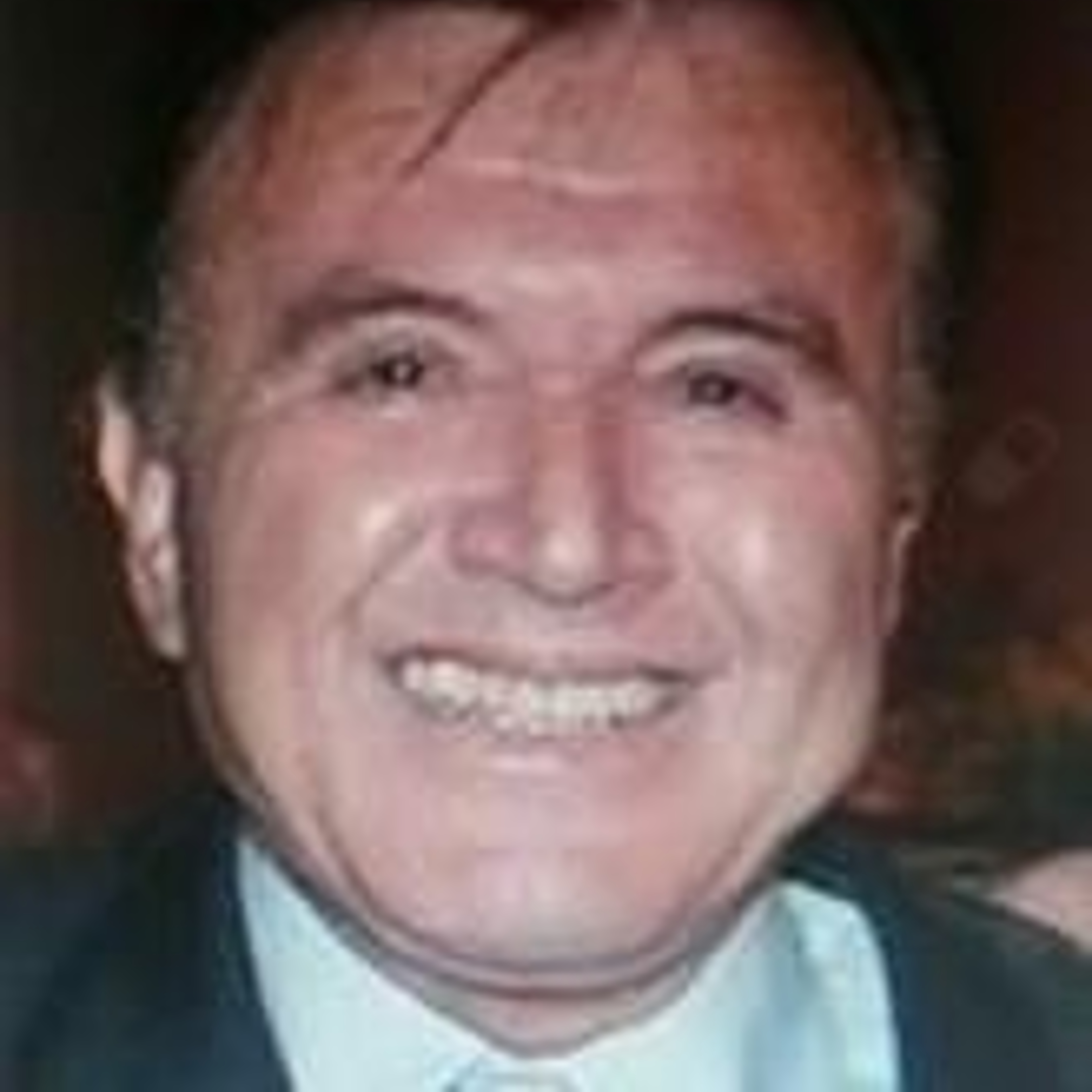 Dr. Alcides Martins