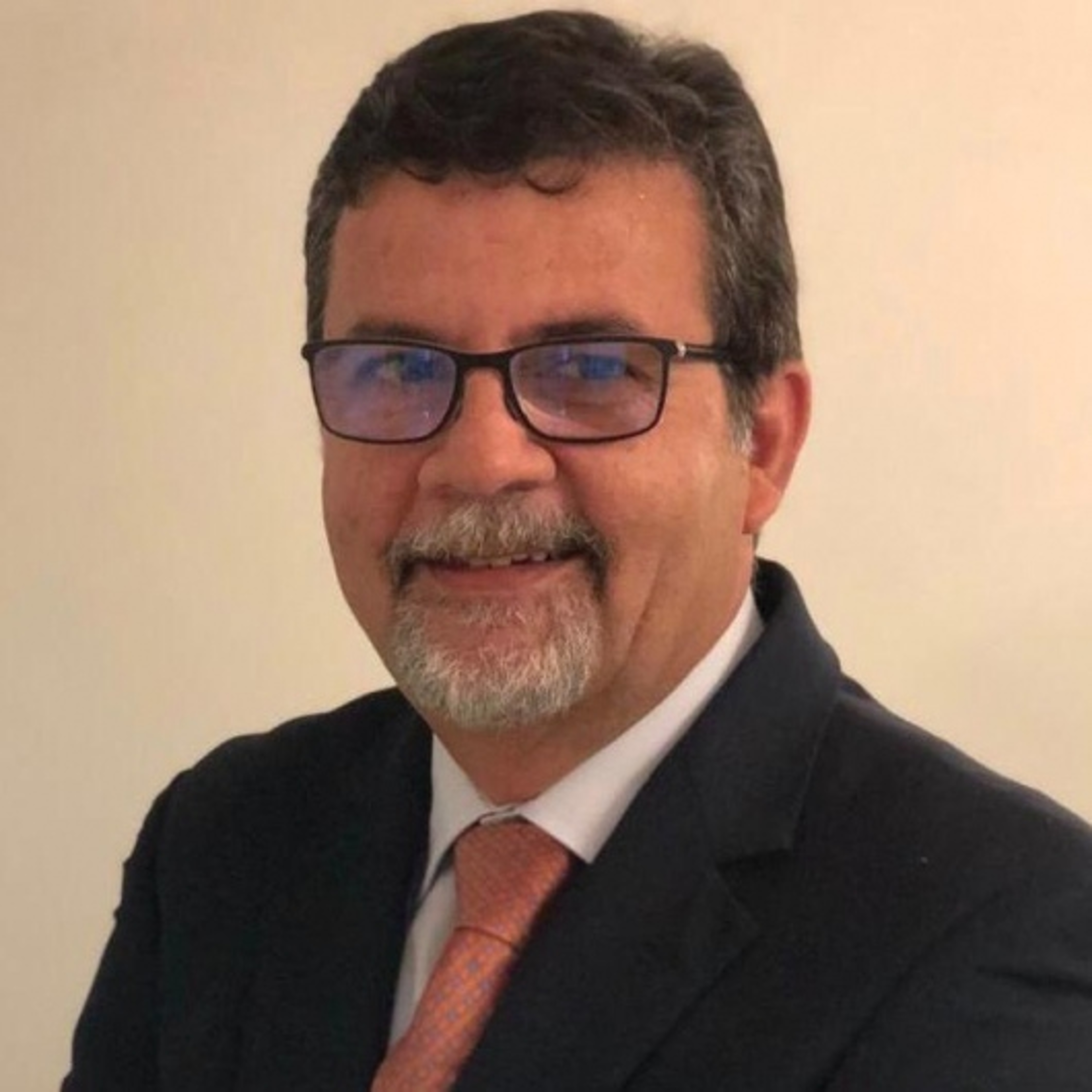 Dr. Antonio Claudio