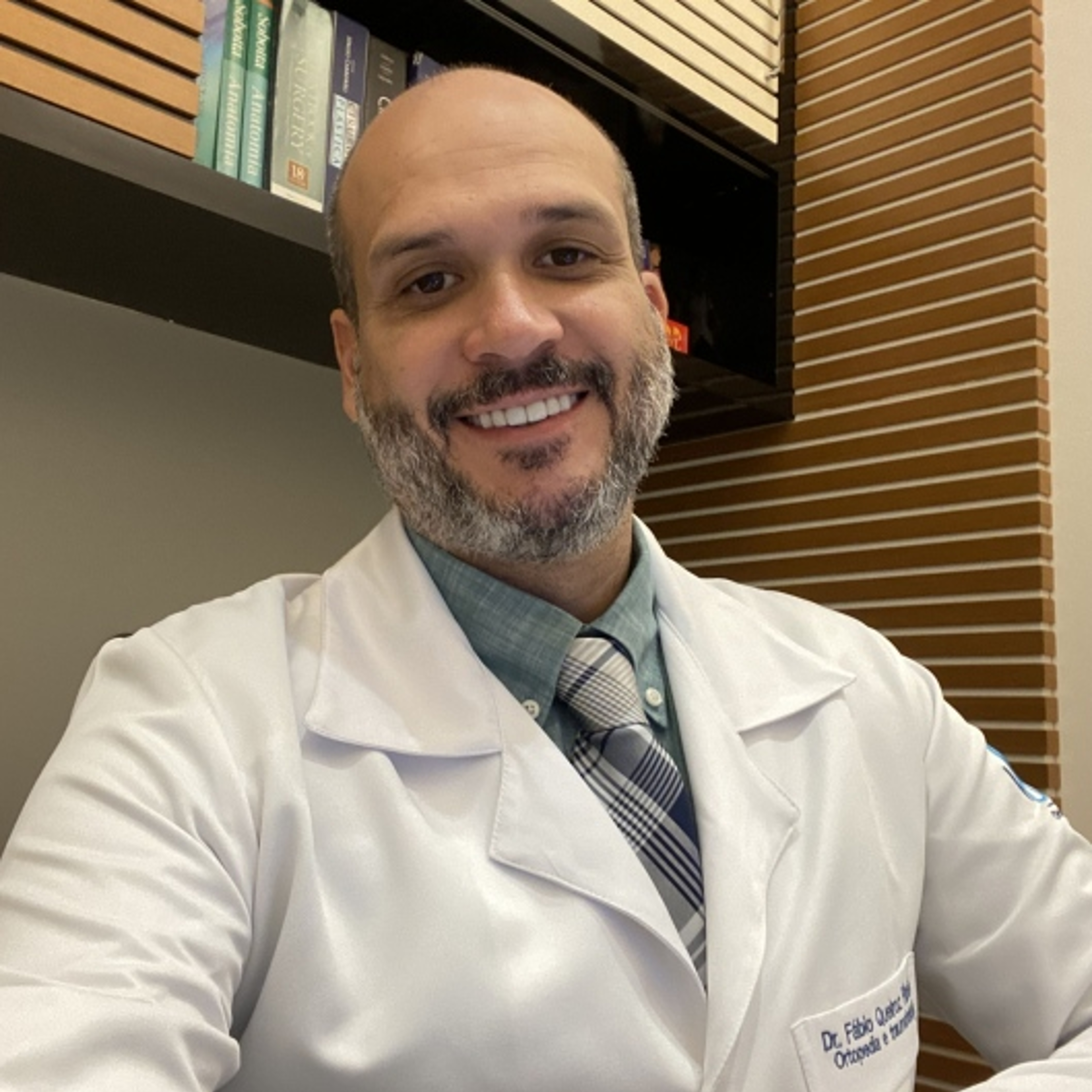 Dr. Fábio Queiroz