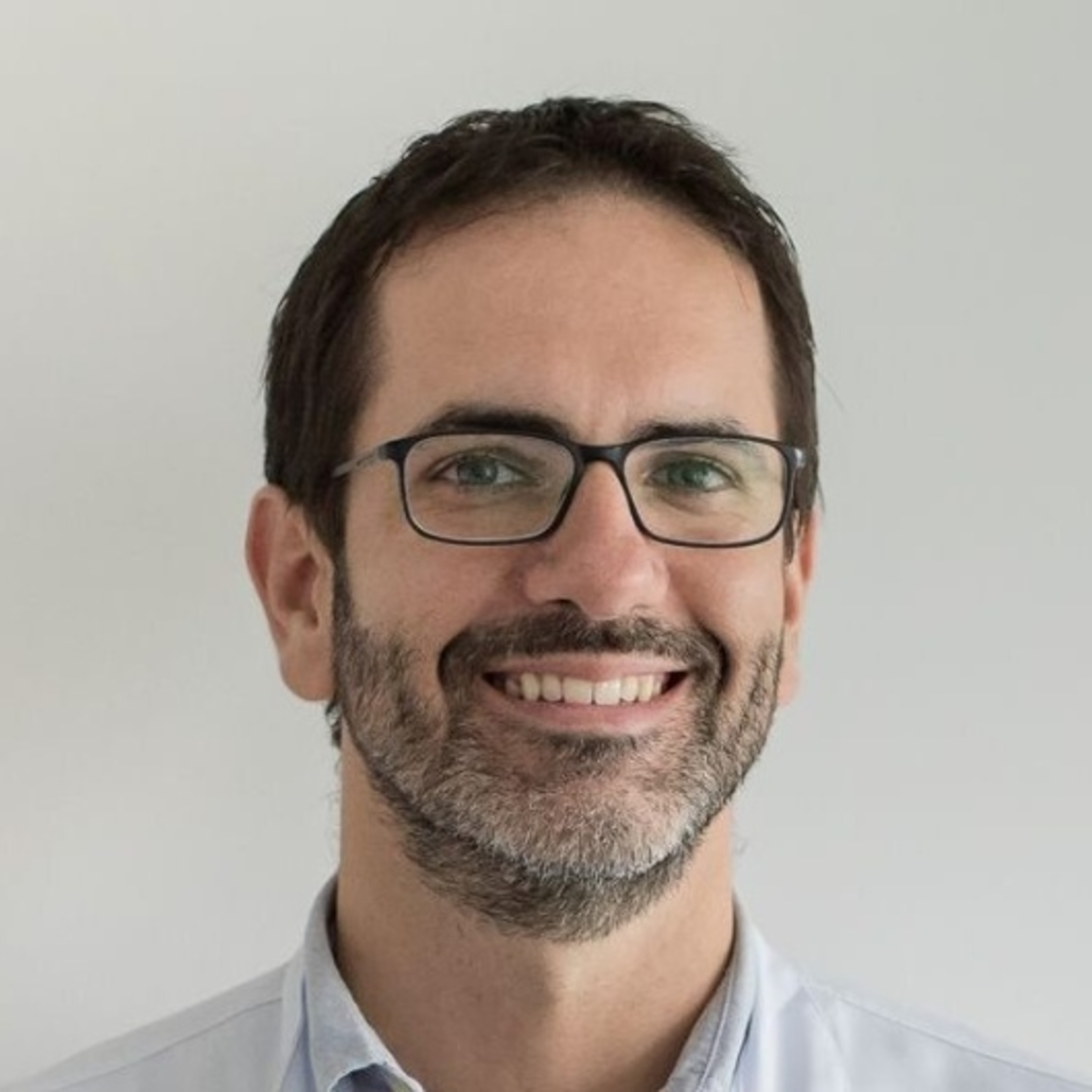 Dr. Daniel Almeida