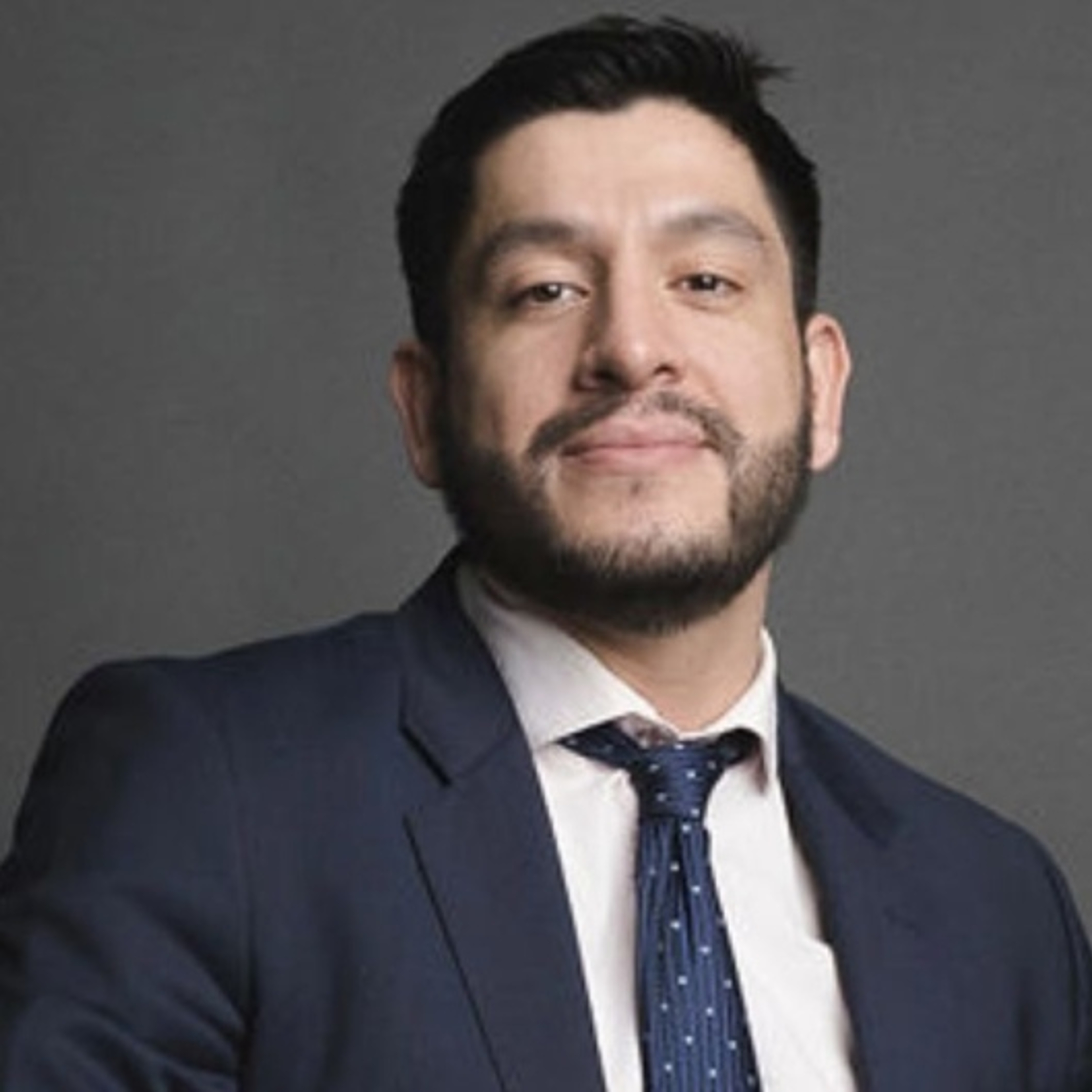 Dr. Oscar Medina