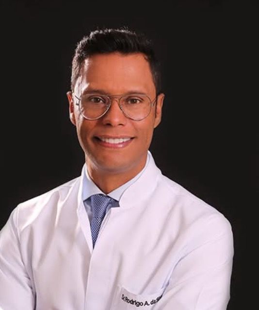 Dr. Rodrigo Silva