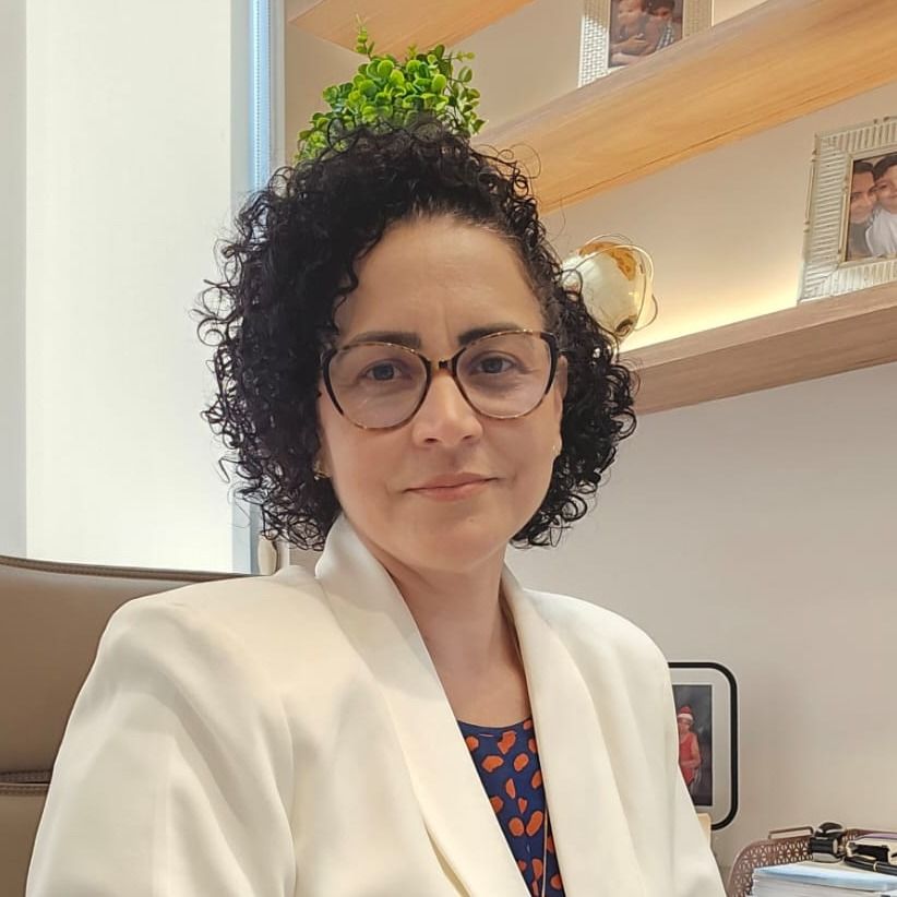 Dra. Fabiana Silva
