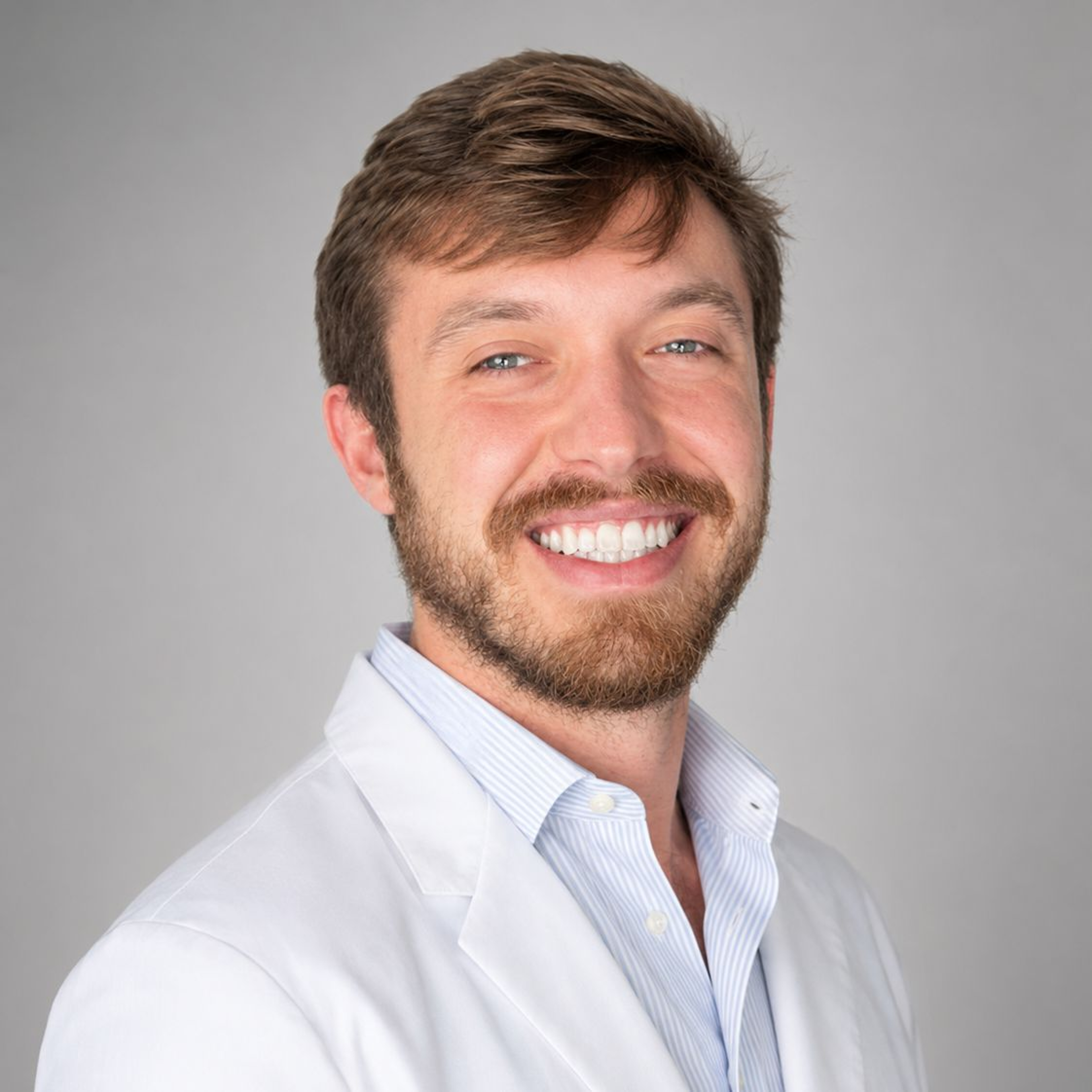 Dr. Vitor Carvalho