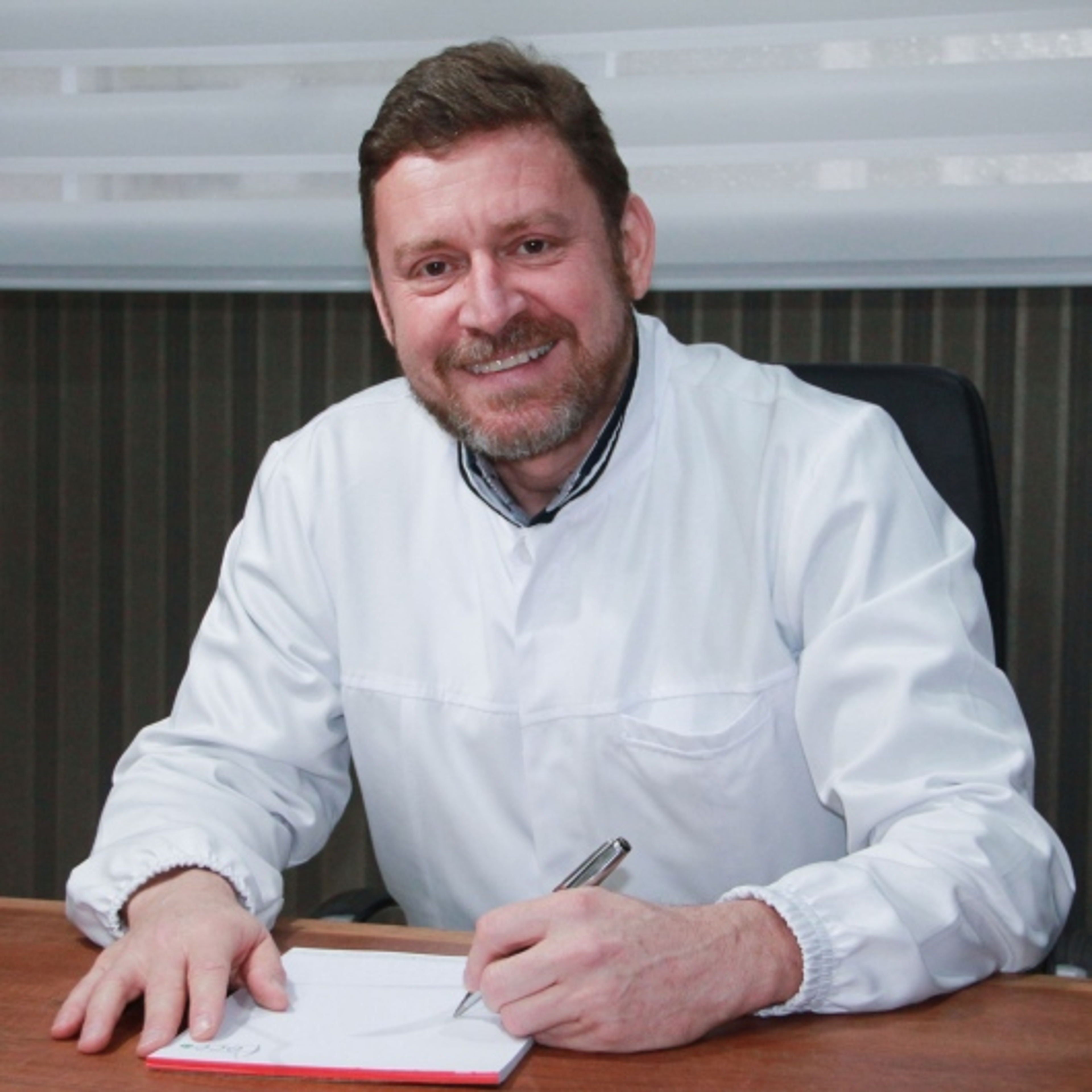Dr. Hugo Almeida