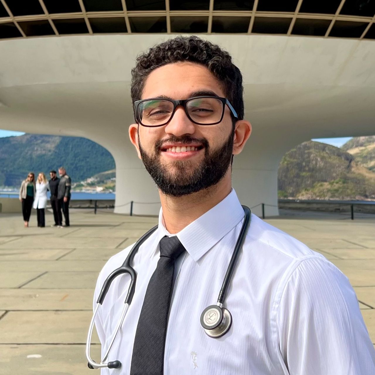 Dr. Pedro Neves
