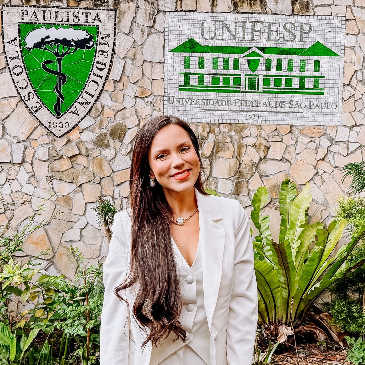 Dra. Larissa Sabino