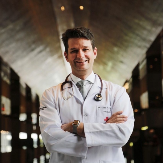 Dr. Claudio Mendes