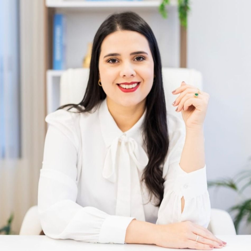 Dra. Amanda Ferreira