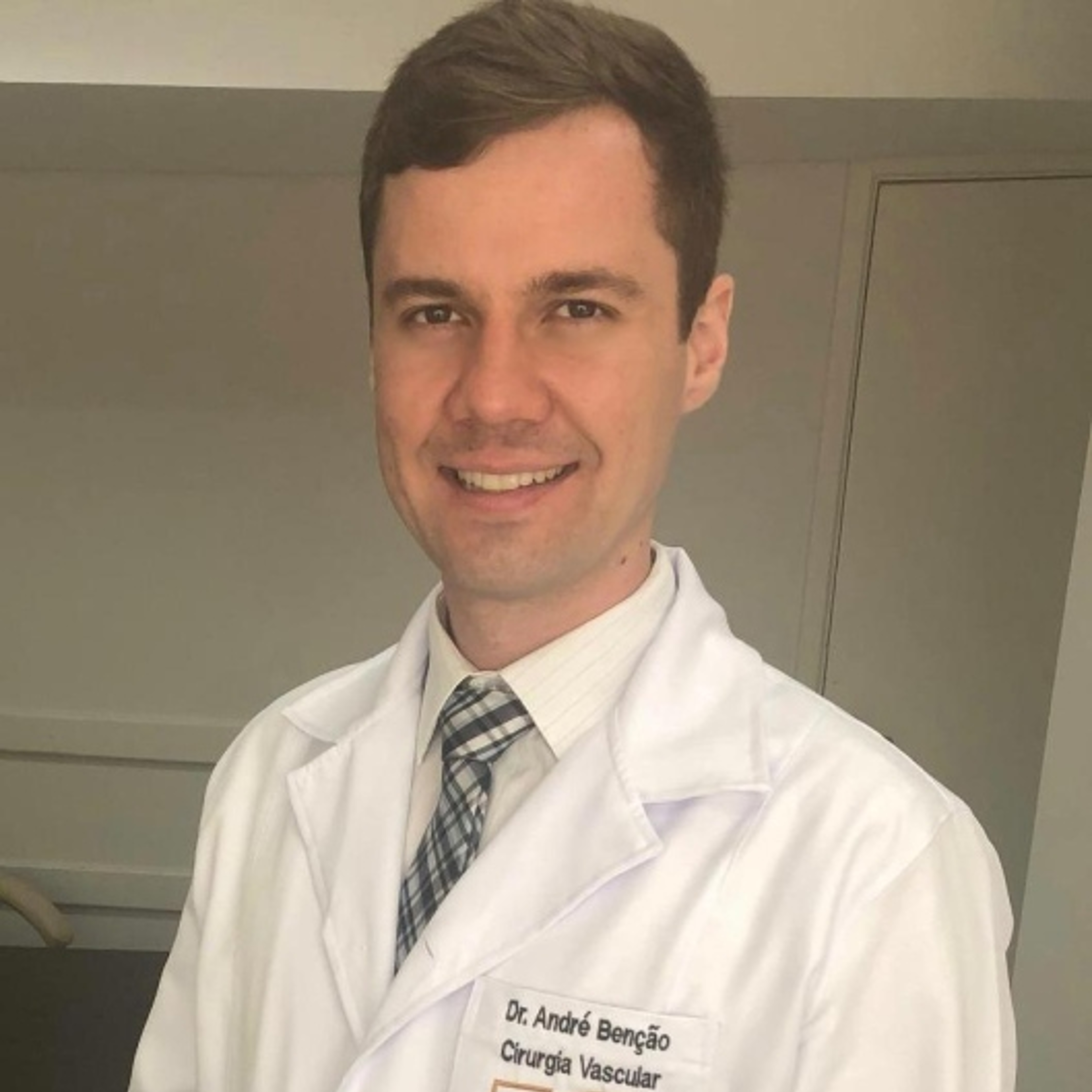 Dr. André Benção