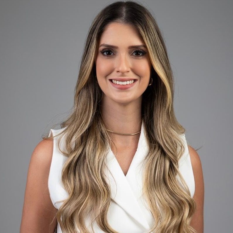 Dra. Elisa Ferreira