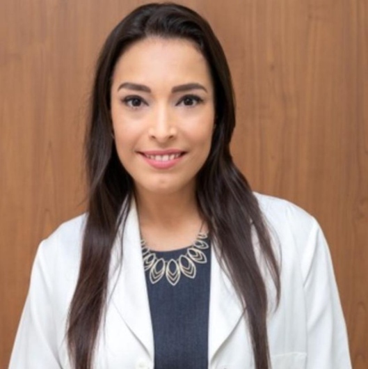 Dra. Daniele Vieira