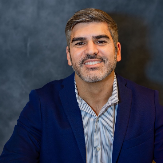 Dr. Gustavo Sampaio