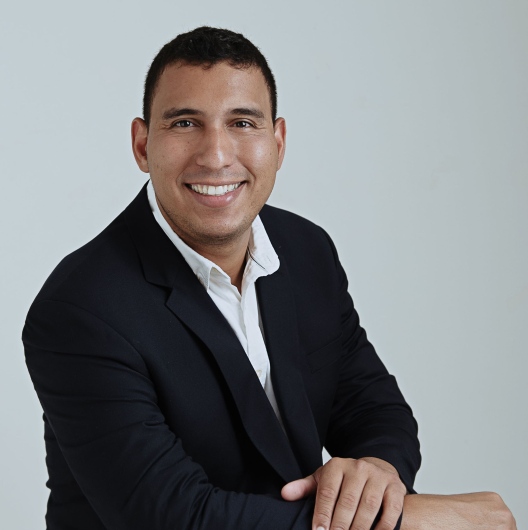 Dr. Leandro Quaresma