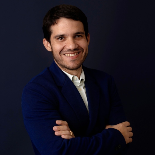 Dr. Lucas Carvalho