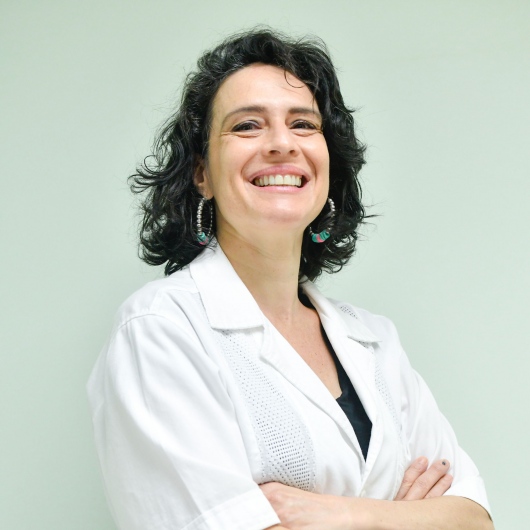 Dra. Luciana Esteves