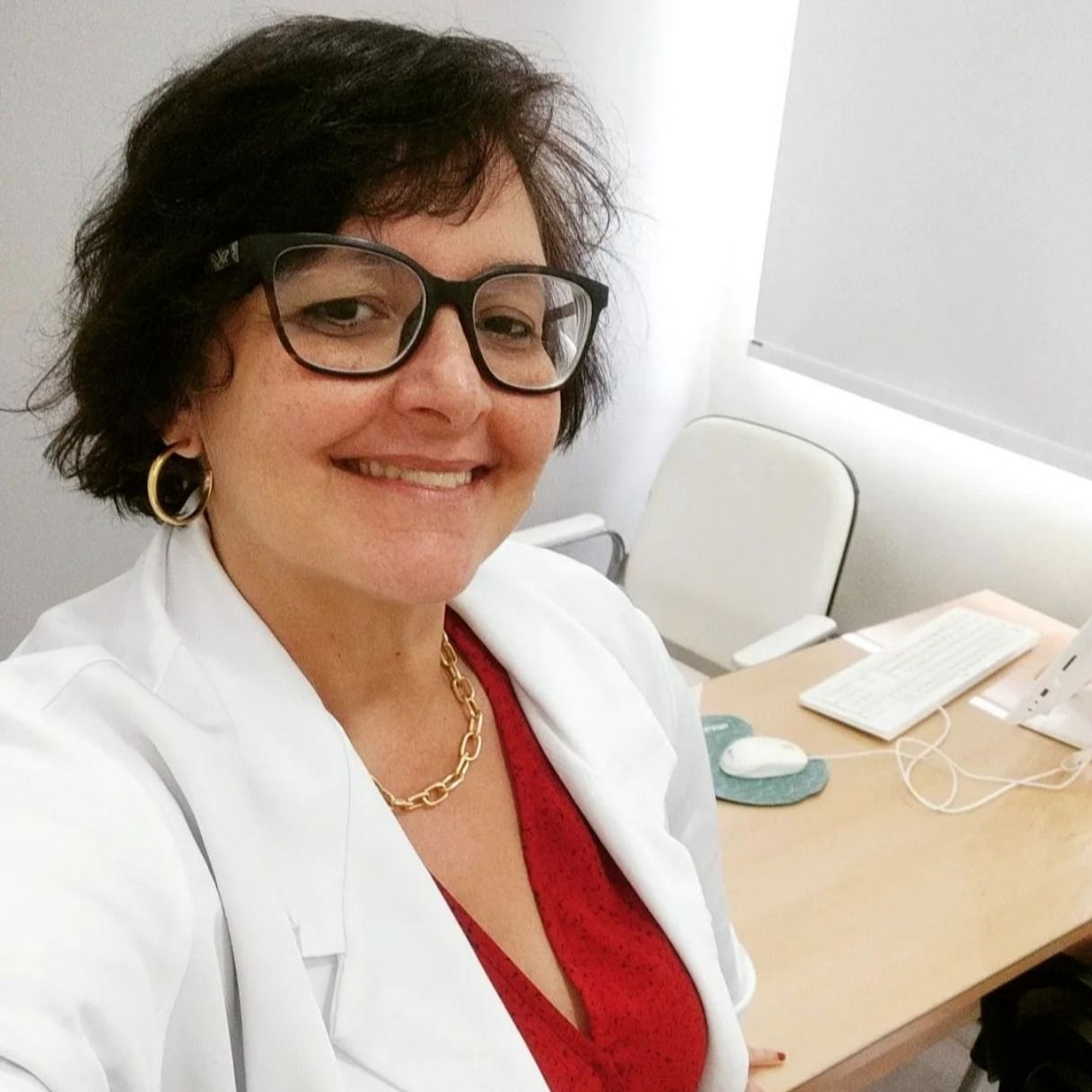 Dra. Ana Lúcia