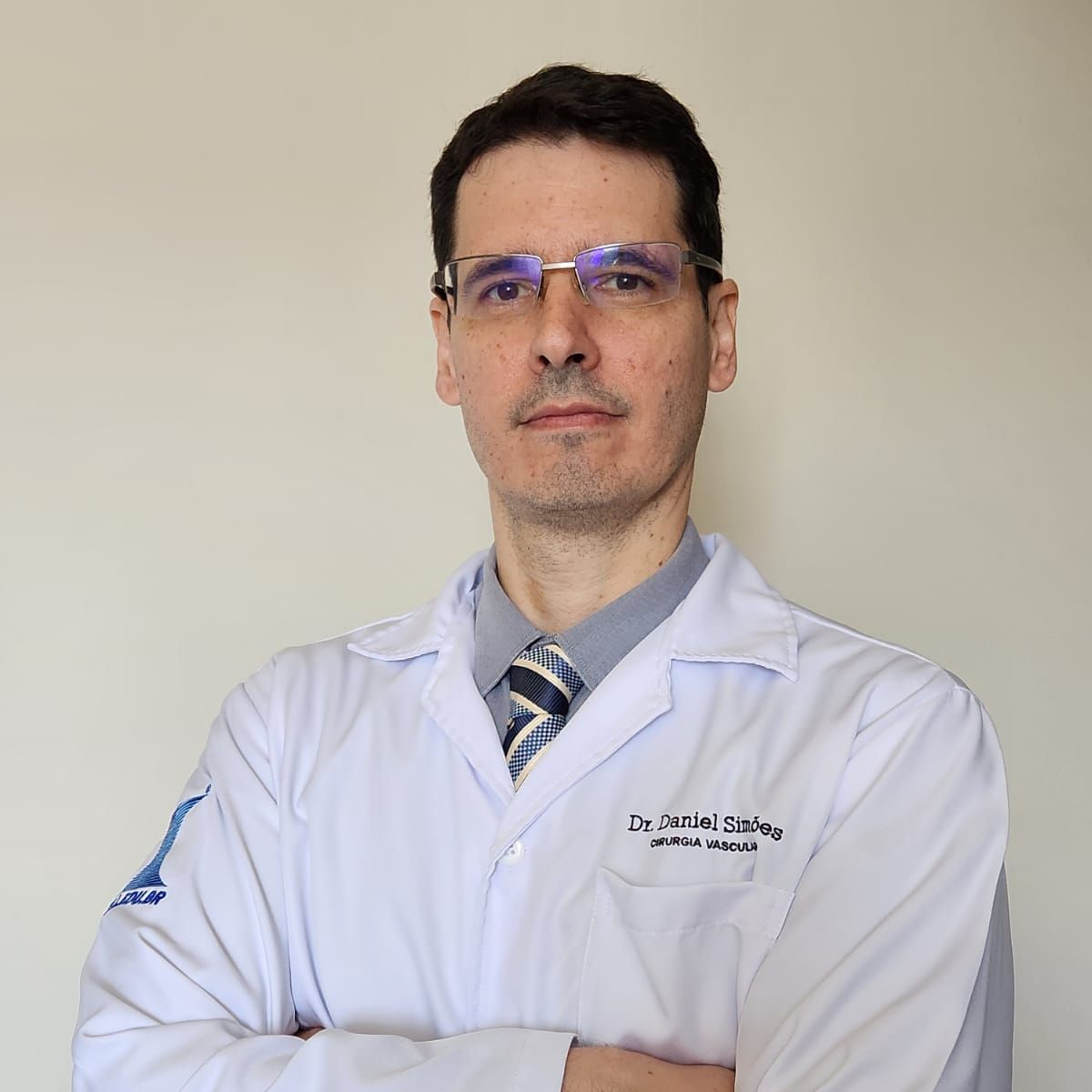 Dr. Daniel Simoes