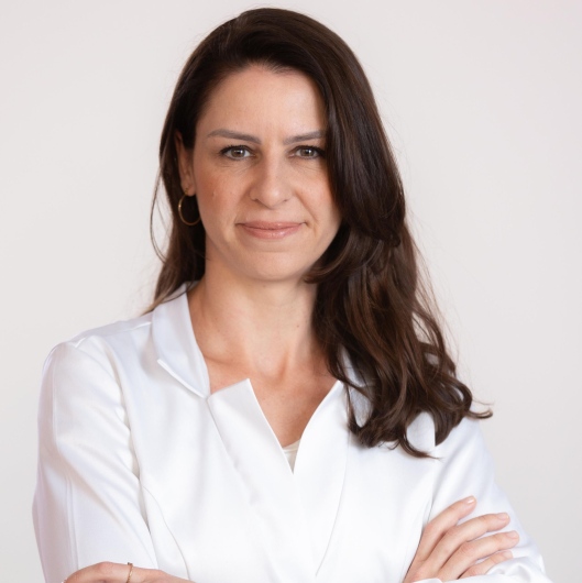 Dra. Ana Carolina
