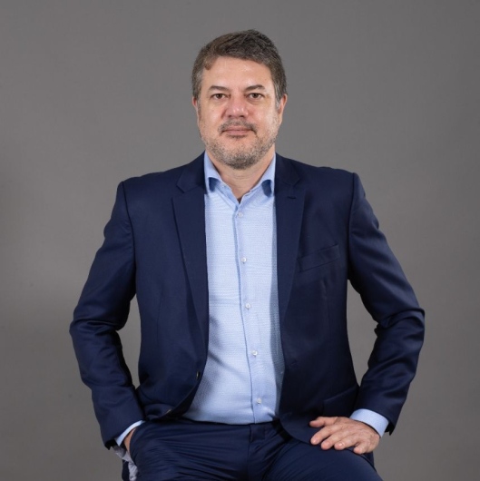 Dr. Ronald Lucena
