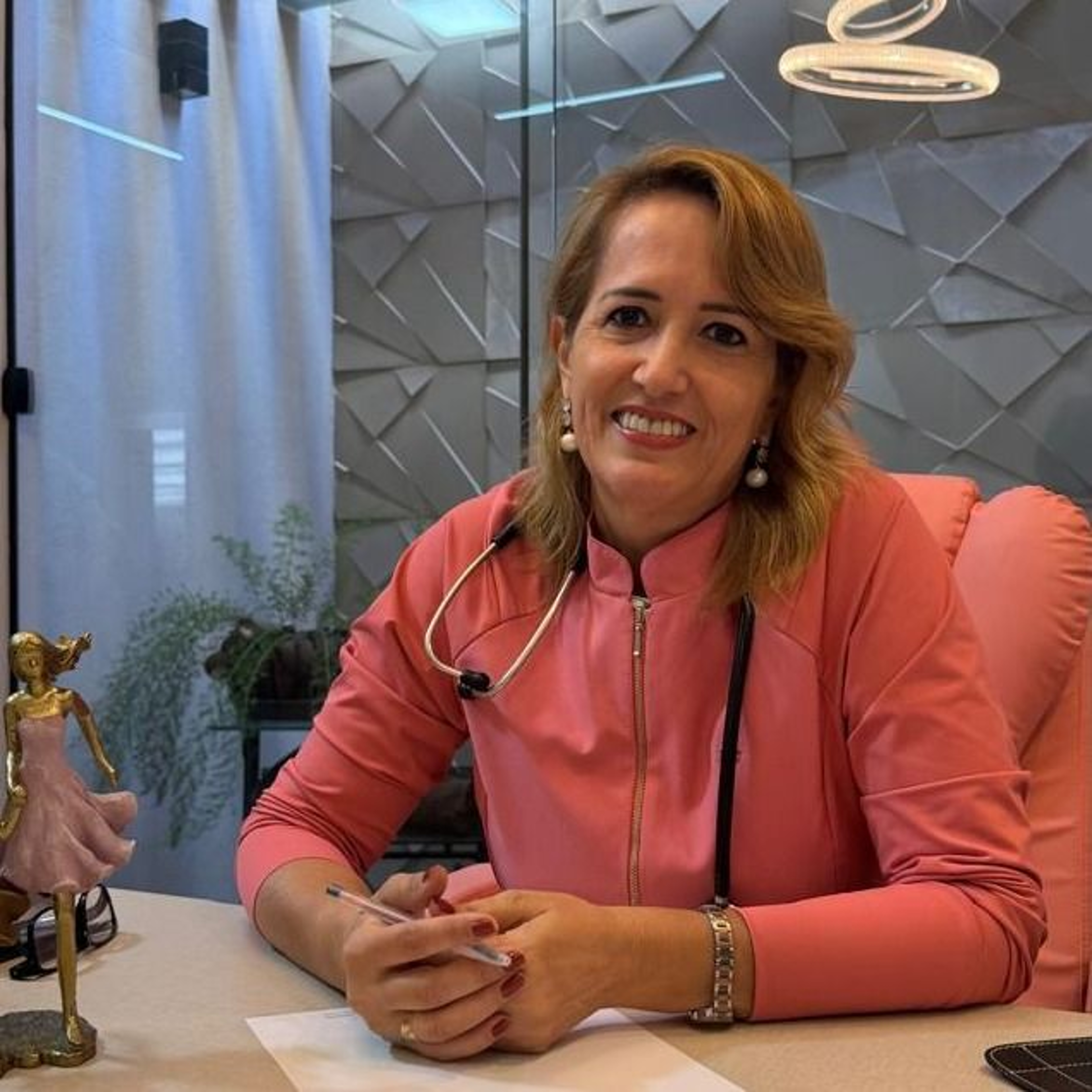 Foto de Dr. Dra. Lucimara Gomes Vilela