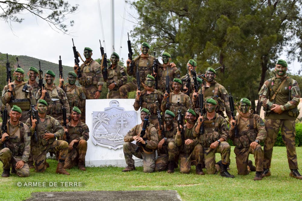2nd Foreign Parachute Regiment banner