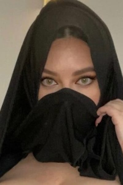 @FairuzaPersiana Financial Dominatrix