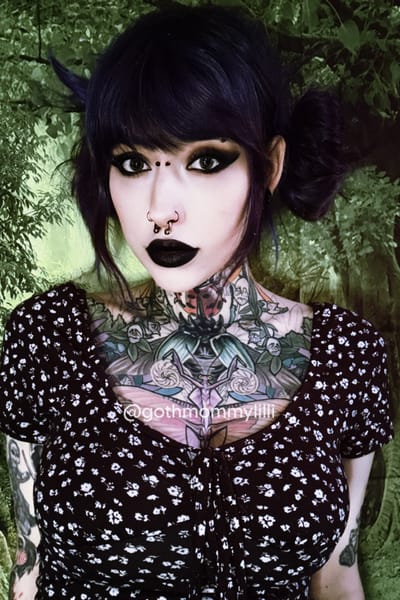 Goth M0mmy Lilli
