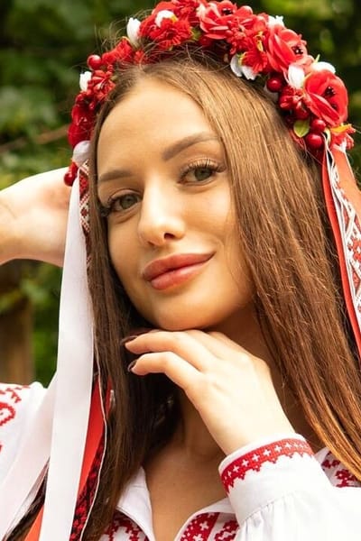 Mia Kvitka🌻