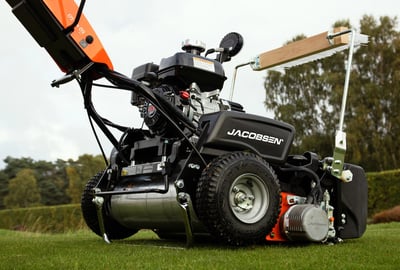 Jacobsen Eclipse 2 Hybrid mower.jpg