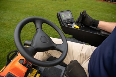 Jacobsen AR530 T4I operator station.jpg