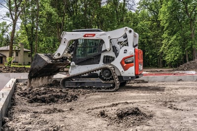 Bobcat T650 bucket.jpg