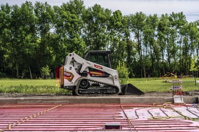 Bobcat T650 undercarriage.jpg