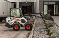 Thumbnail of Bobcat L28 with bucket