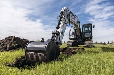 Bobcat E165 hydraulics.jpg