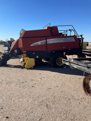 New Holland BB960A Baler